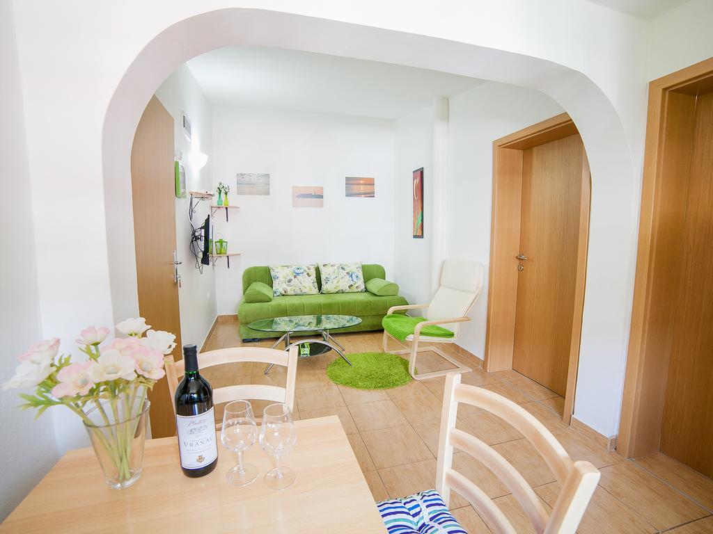 Apartments Viktorija Petrovac Room photo