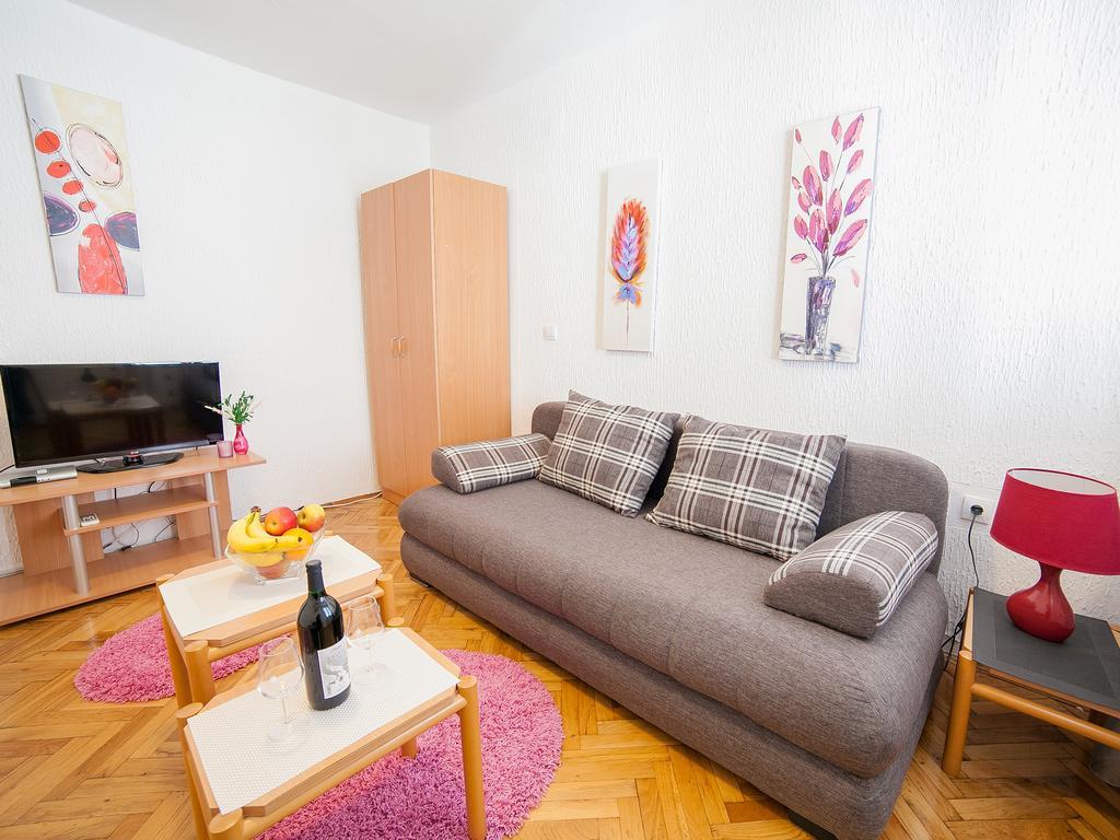 Apartments Viktorija Petrovac Room photo