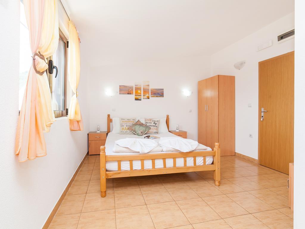 Apartments Viktorija Petrovac Exterior photo